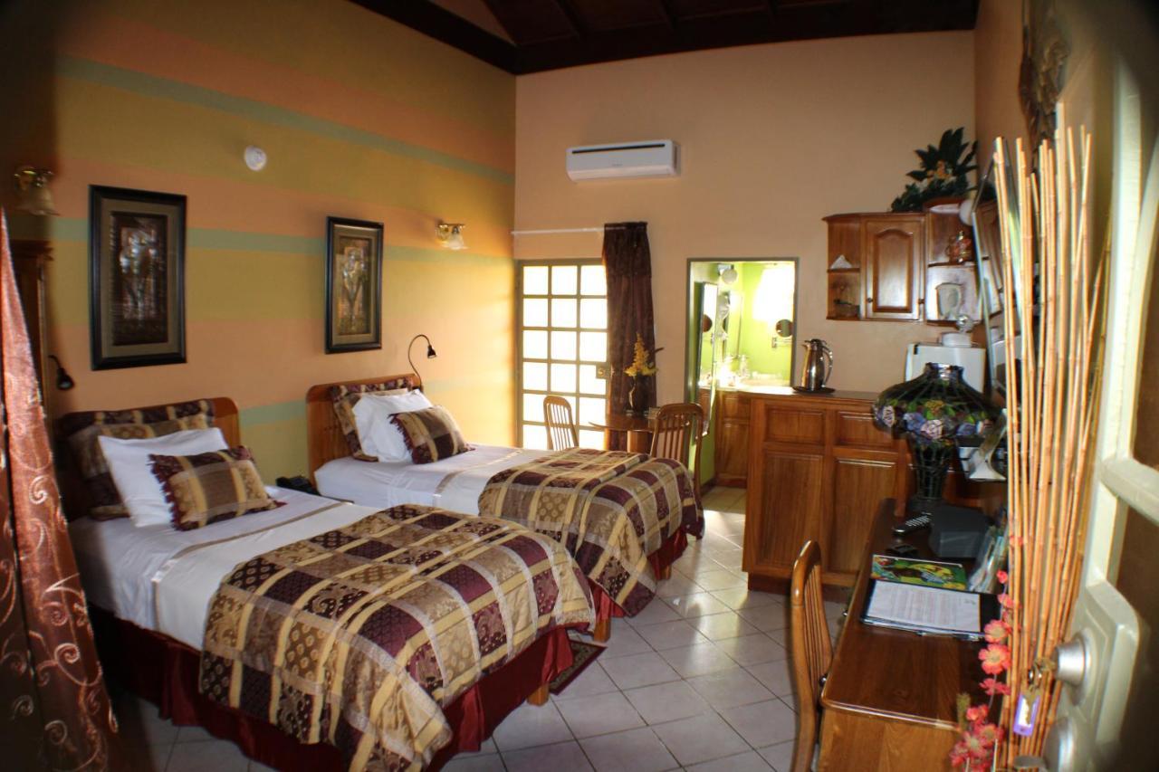 Bed and Breakfast Native Abode Bon Accord Village Exterior foto